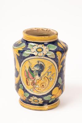 An Italian polychrome maiolica
