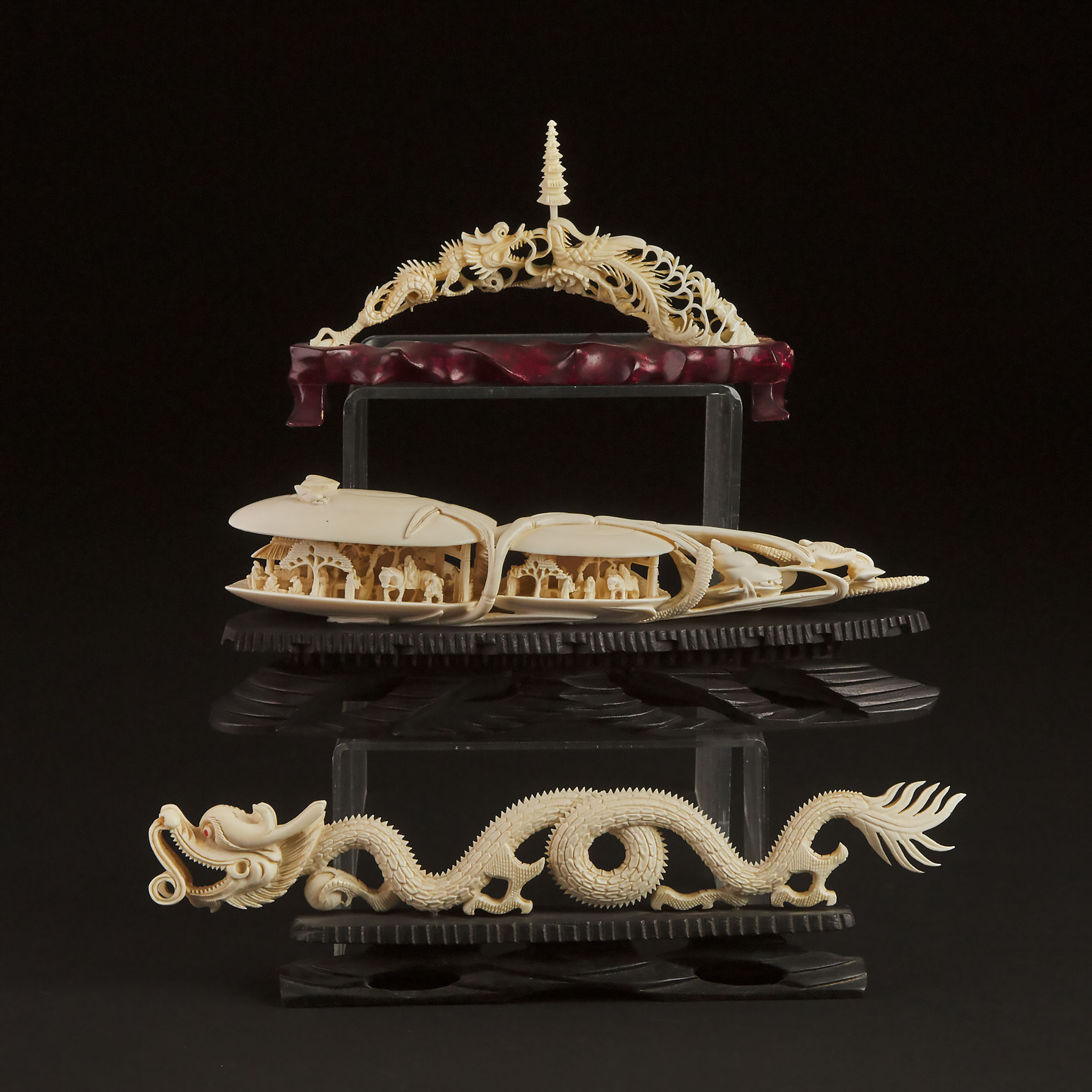 An Ivory 'Landscape' Clam Shell,