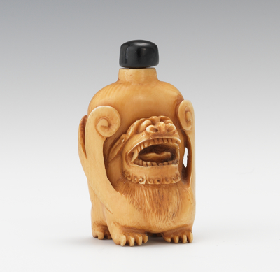 An Ivory Magnum Snuff Bottle with