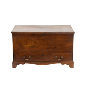 AN OAK BLANKET CHEST<br>An oak