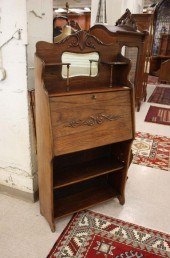 AN OAK DROP-FRONT WRITING DESK