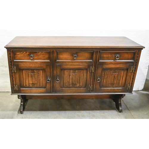 An oak gateleg table, on turned