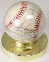 AN OFFICIAL NATIONAL LEAGUE BA