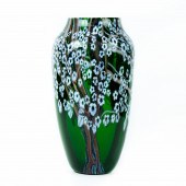 AN ORIENT & FLUME GLASS VASE A