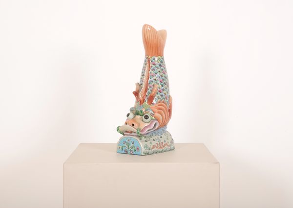 AN ORIENTAL FISH VASE OR ROOF