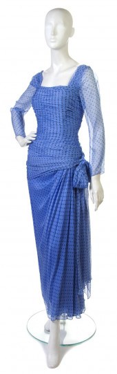 An Oscar de la Renta Light Blu