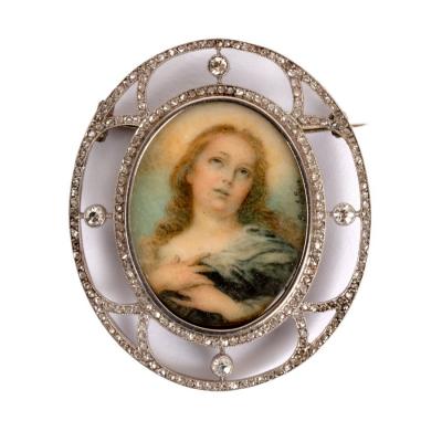 An oval French brooch, circa