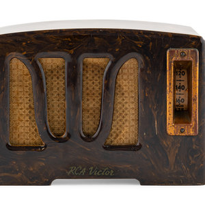 An RCA RC350 Radio 1938 having a