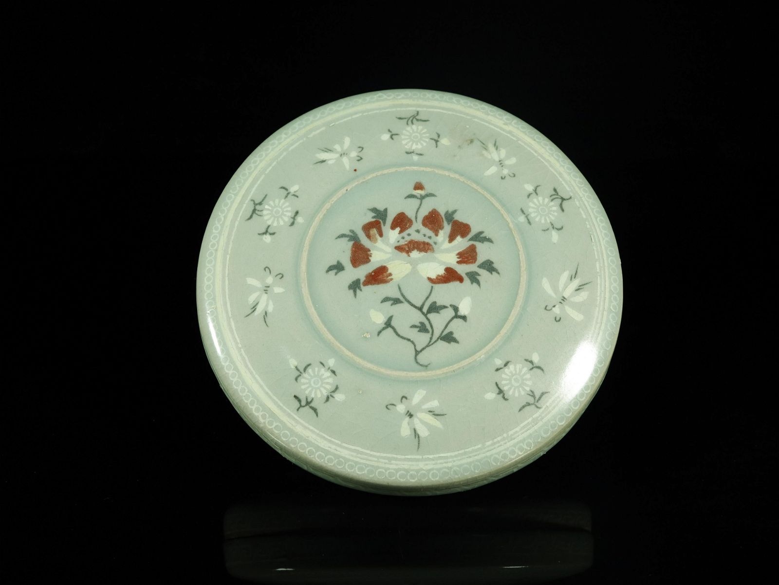 AN UNUSUAL KOREAN CELADON-GLAZED