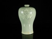 AN UNUSUAL KOREAN CELADON-GLAZ