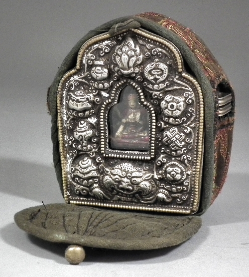 An unusual Tibetan travelling altar