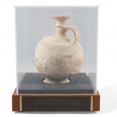 ANCIENT JUG IN LUCITE PRESENTA