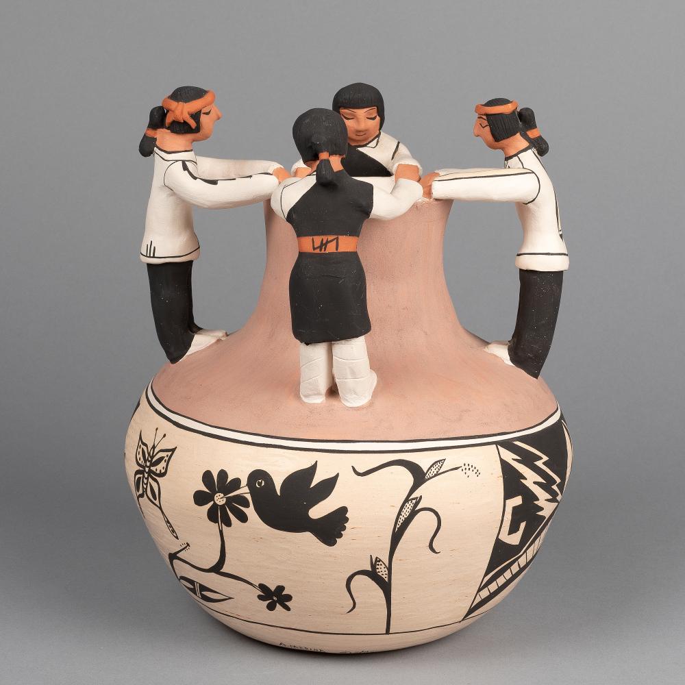 ANGELINA MEDINA, VESSEL WITH FOUR