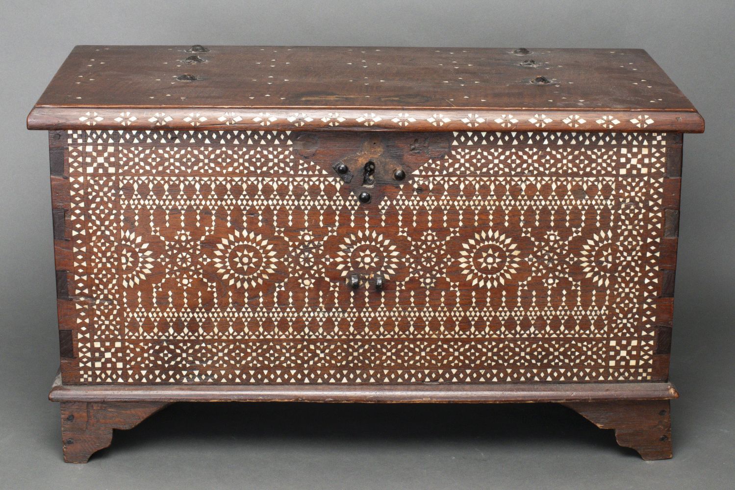 ANGLO-INDIAN MOTHER OF PEARL INLAID