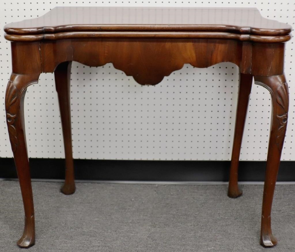 Anglo-Irish Queen Anne mahogany