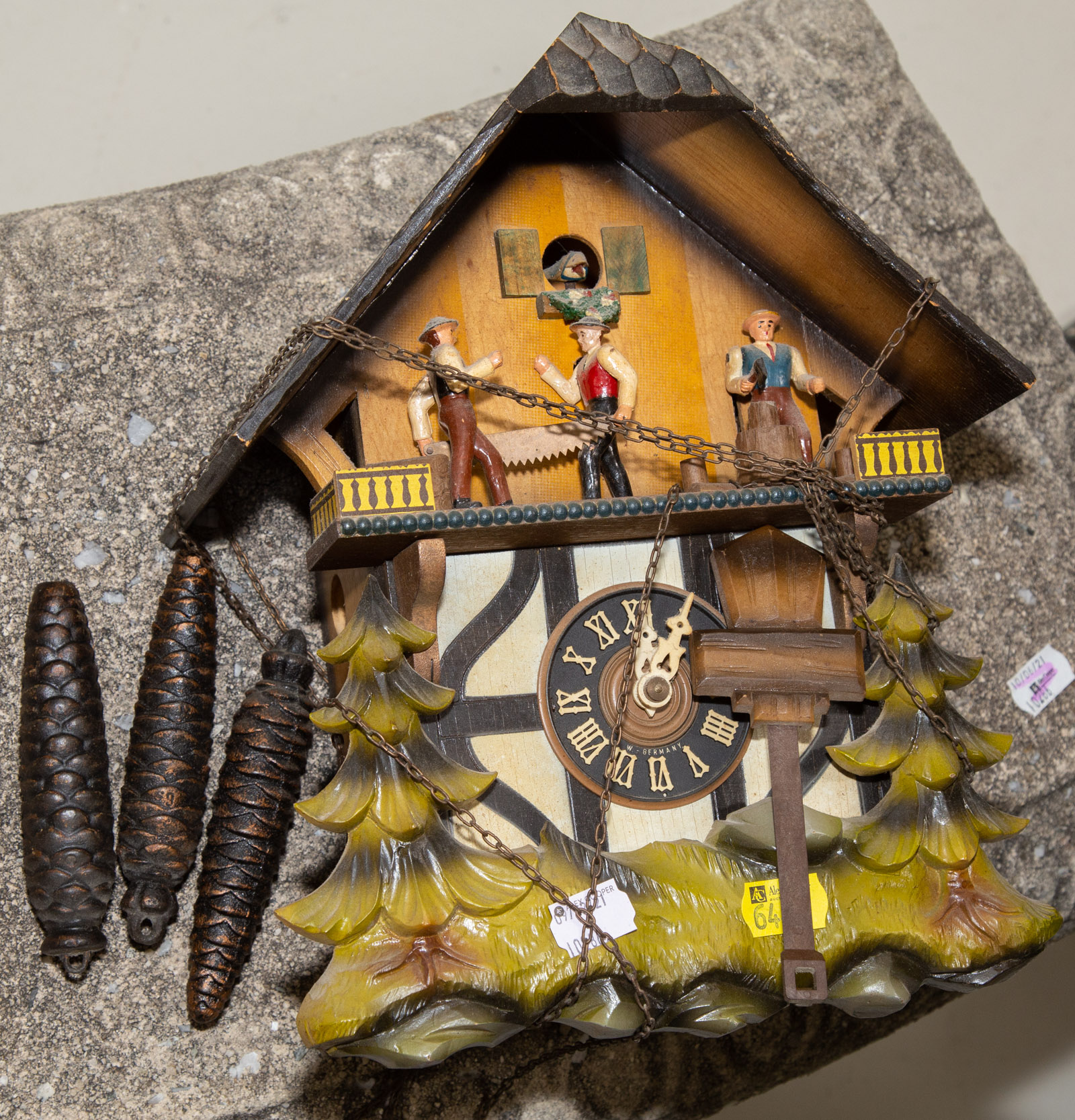 ANIMATED CUCKOO CLOCK .
