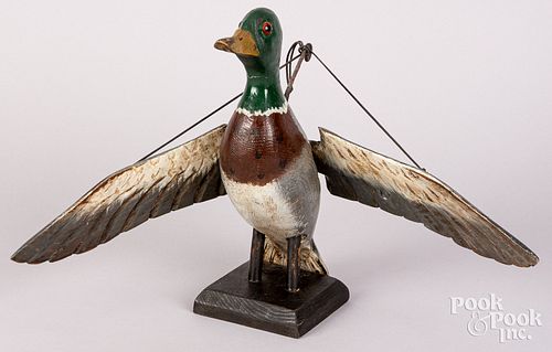 ANIMATED FLYING MALLARD DUCK