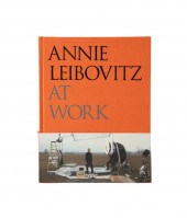 ANNIE LEIBOVITZ AT WORK, SIGNE