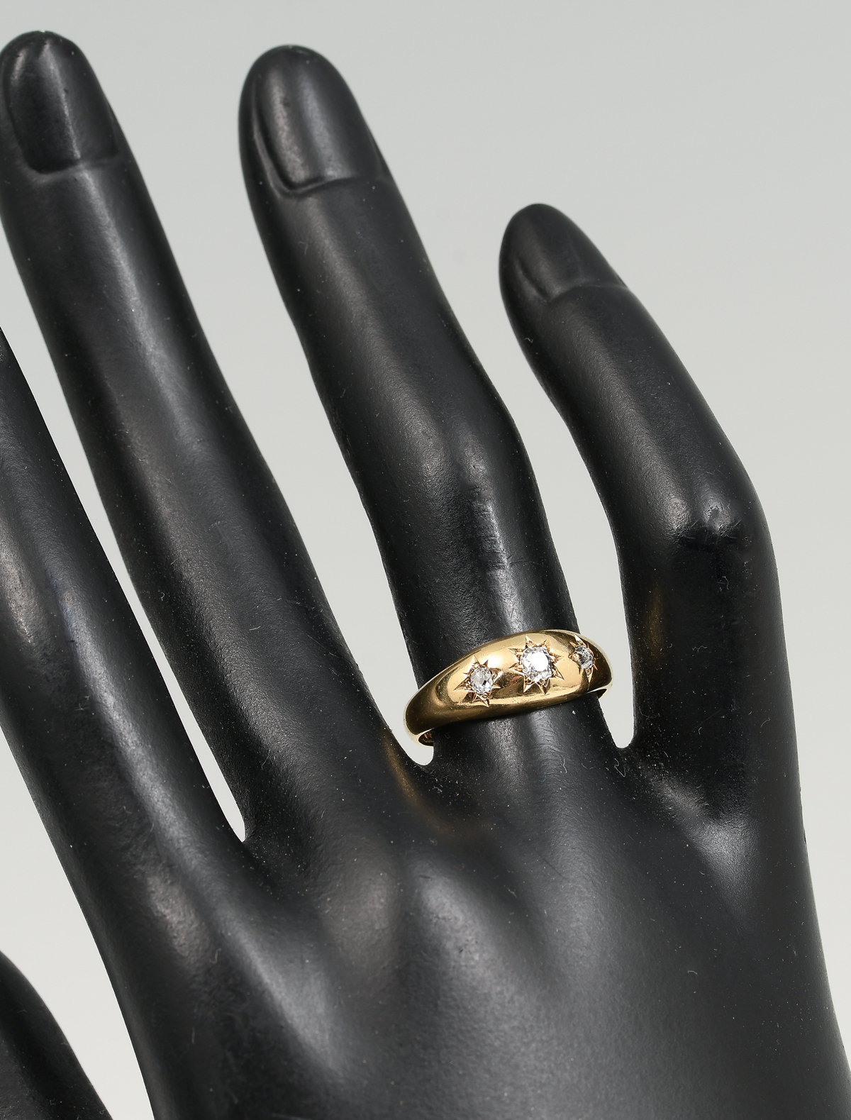 ANTIQUE 15K DIAMOND DOME RING: Ca