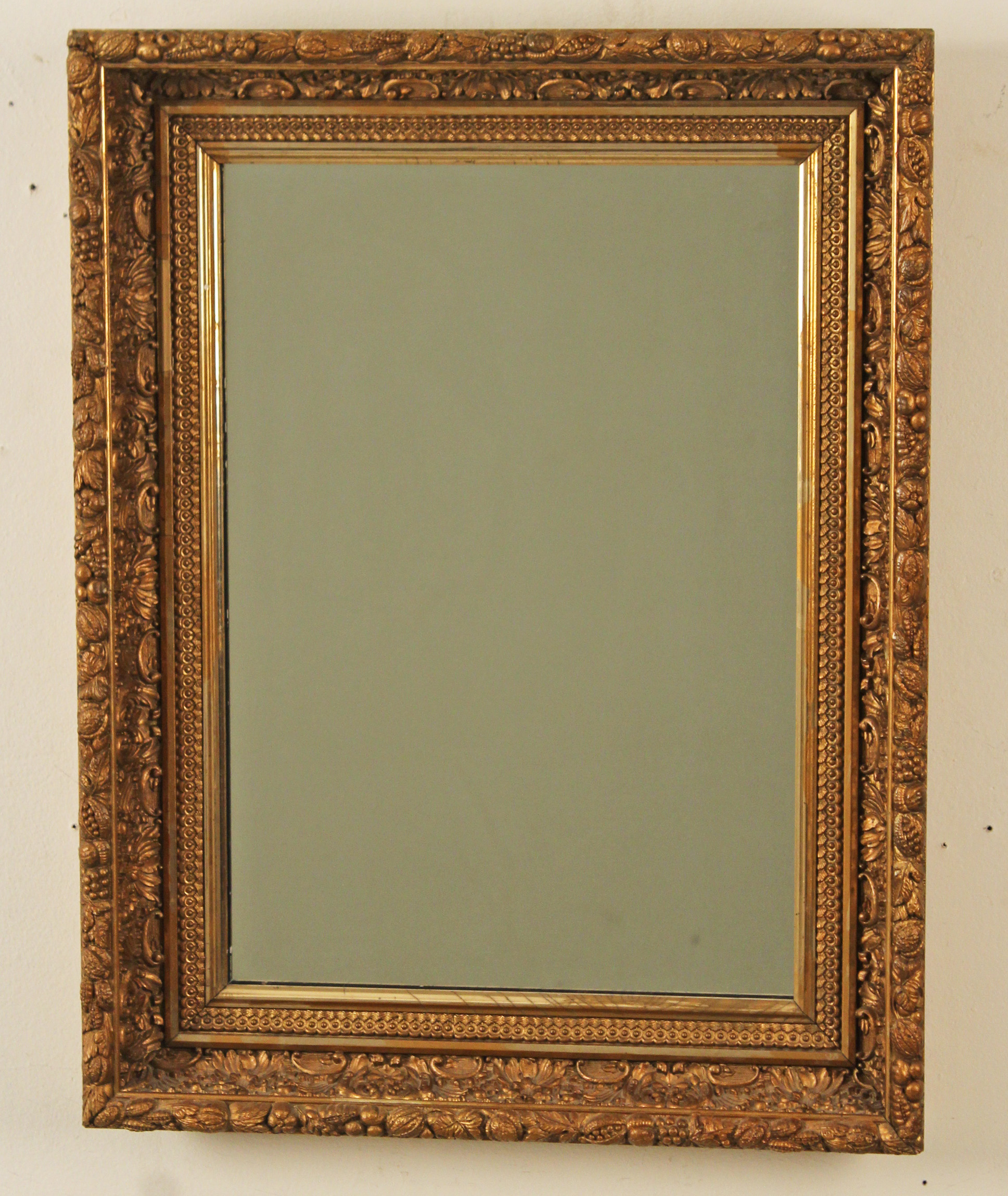 ANTIQUE AMERICAN CARVED