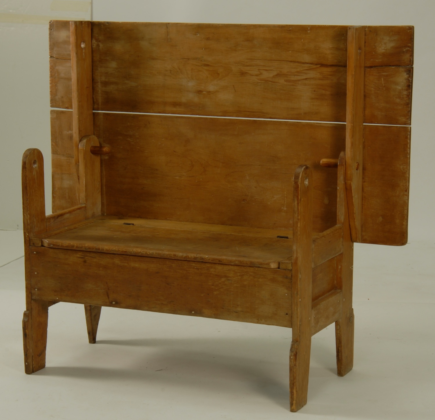 ANTIQUE AMERICAN HUTCH