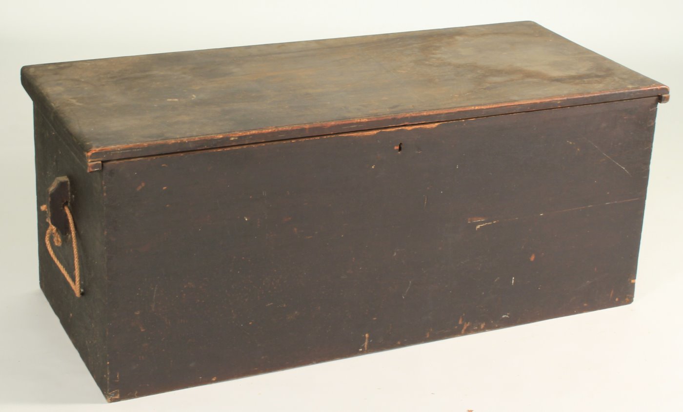 ANTIQUE AMERICAN LIFT-TOP