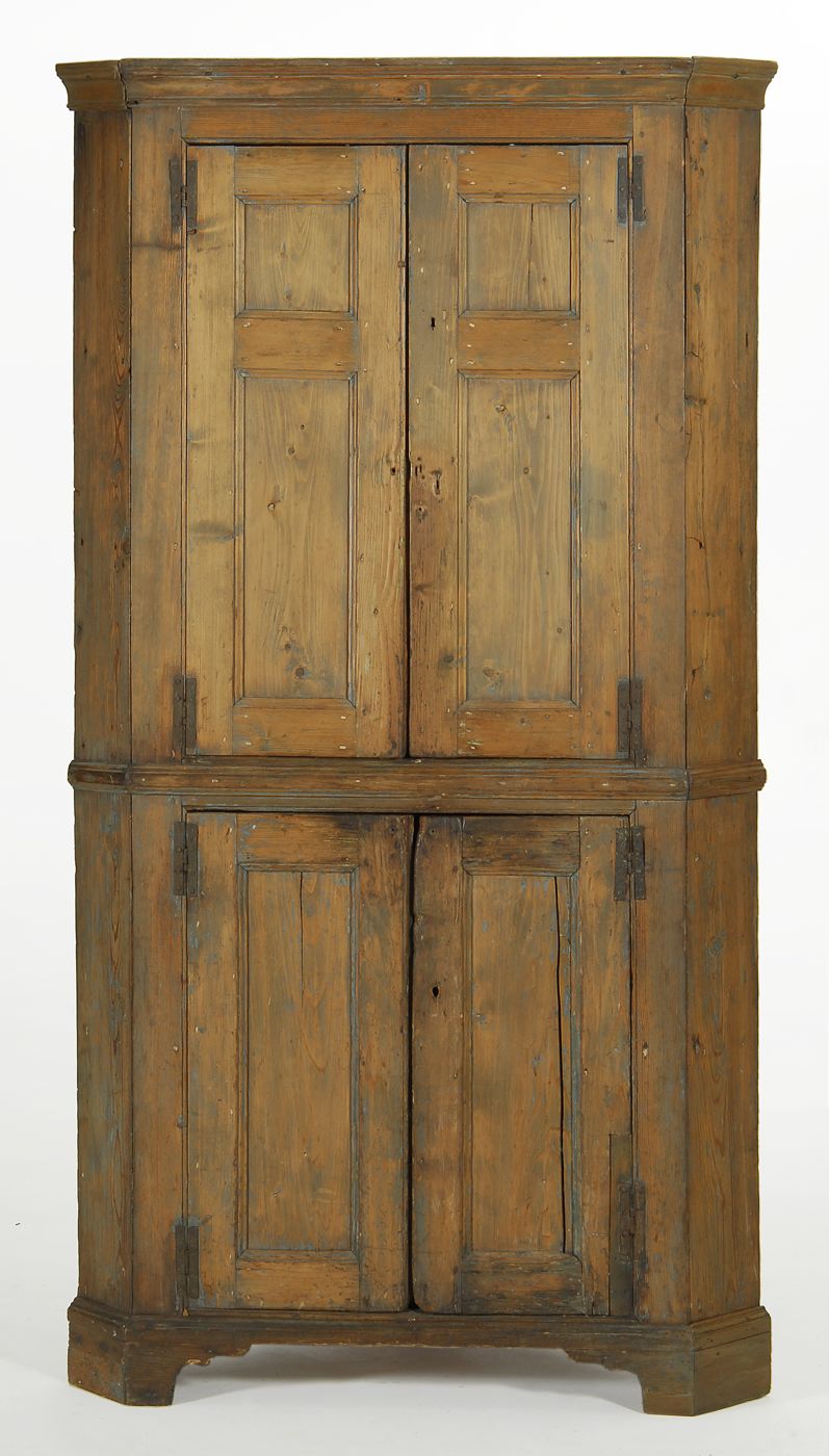 ANTIQUE AMERICAN ONE-PART CORNER