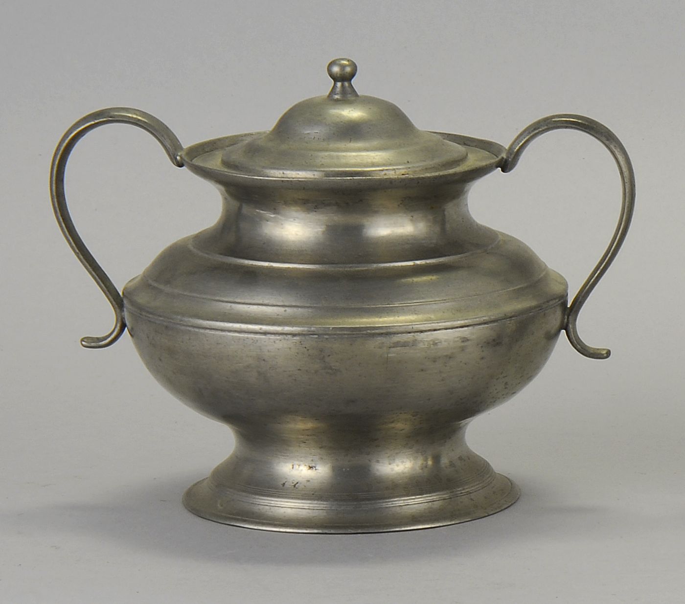 ANTIQUE AMERICAN PEWTER COVERED