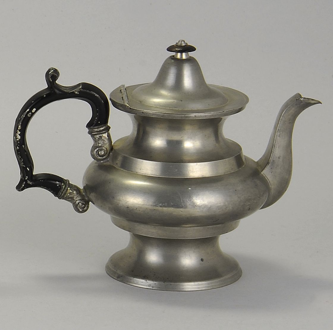 ANTIQUE AMERICAN PEWTER