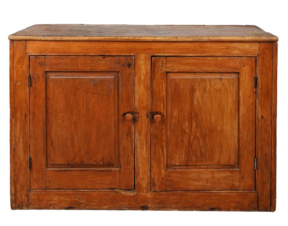 ANTIQUE AMERICAN PINE CABINETthe
