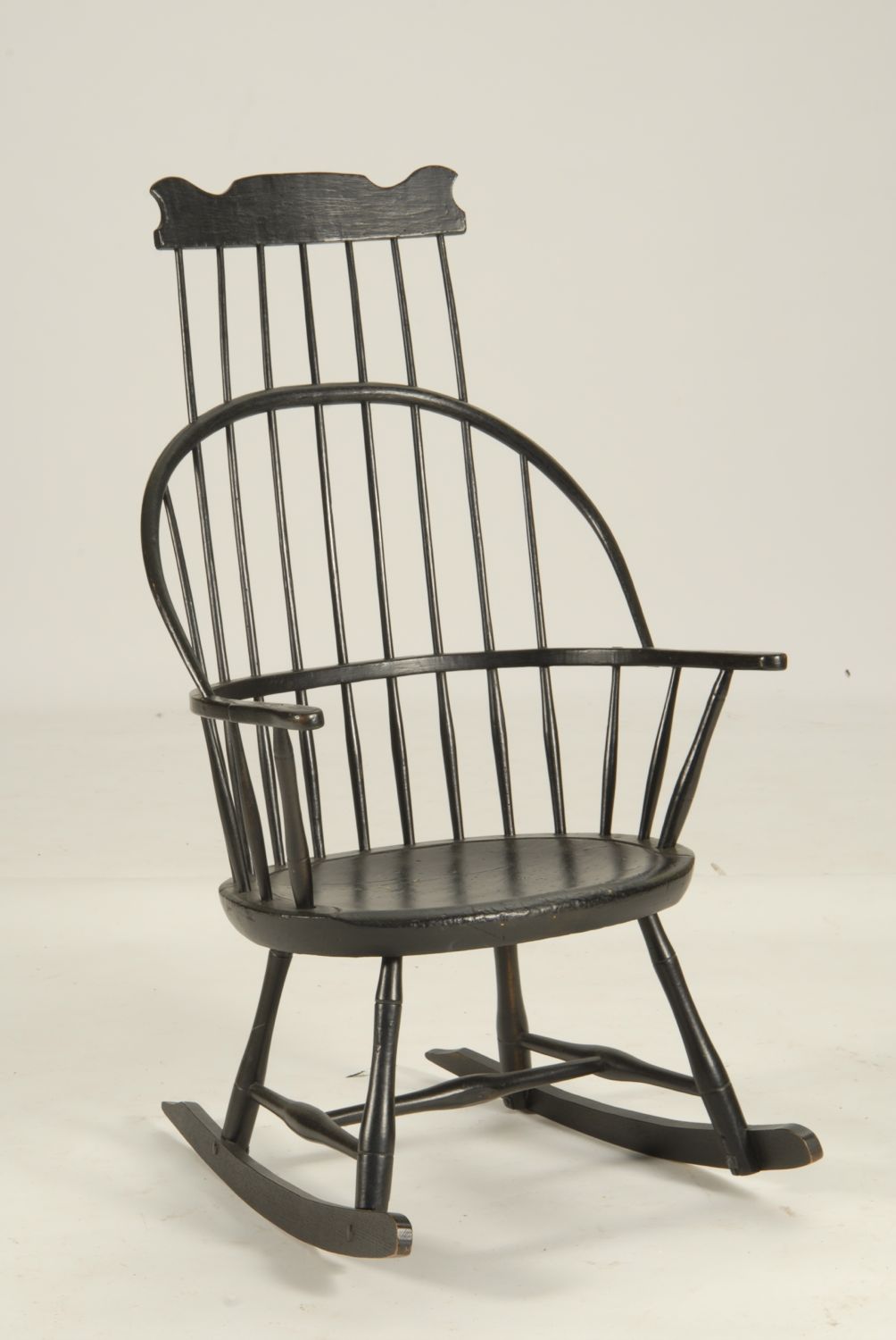 ANTIQUE AMERICAN WINDSOR COMBBACK