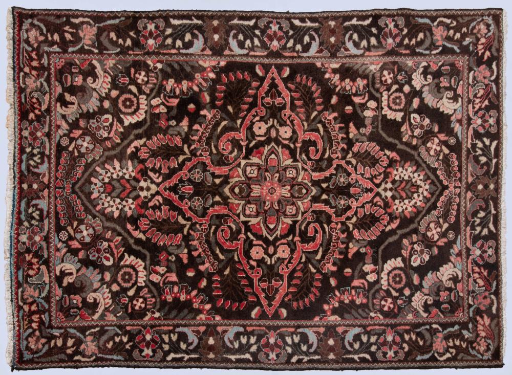 ANTIQUE BAKHTIARI HAND KNOTTED WOOL