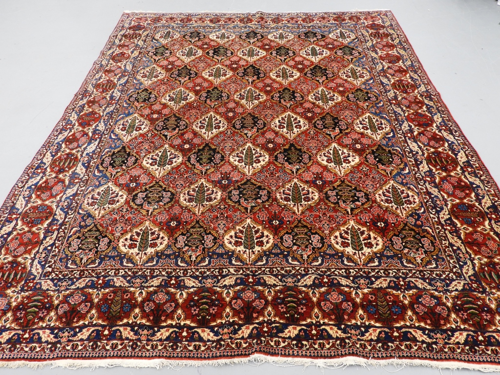 ANTIQUE BAKHTIARI PICTORIAL