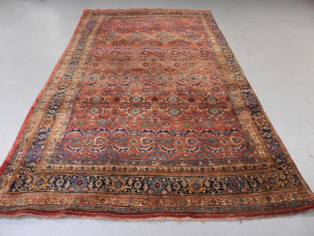 ANTIQUE BIDJAR QUATREFOIL PATTERN
