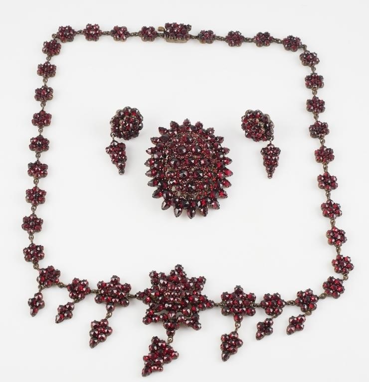 ANTIQUE BOHEMIAN GARNET JEWELRY