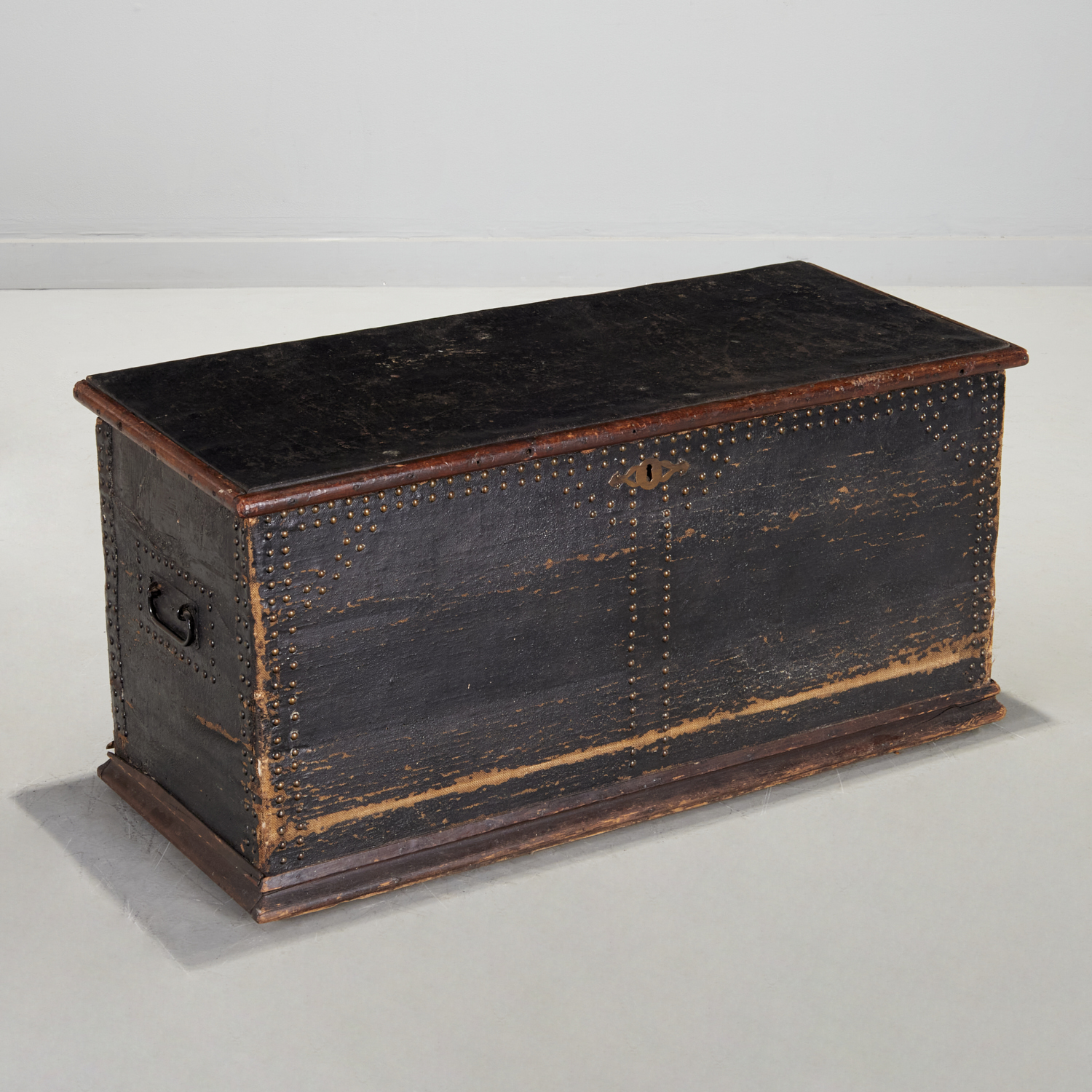 ANTIQUE BRASS TACKED SEAMAN'S CHEST