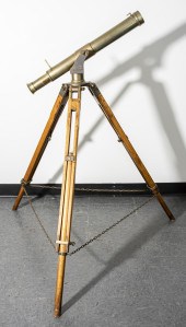 ANTIQUE BRASS TELESCOPE ON ADJ