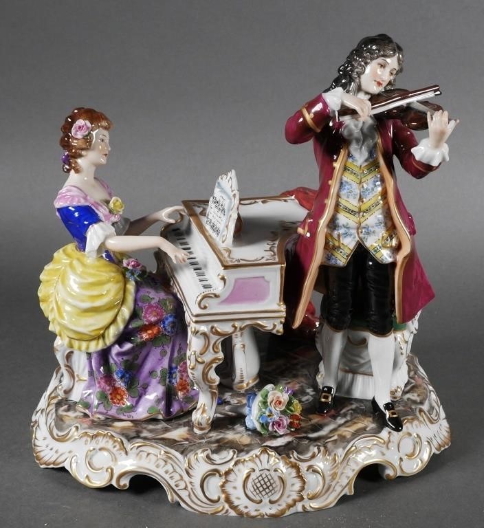 ANTIQUE CAPODIMONTE FIGURAL