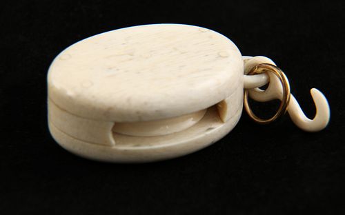 ANTIQUE CARVED BONE NAUTICAL ROPE