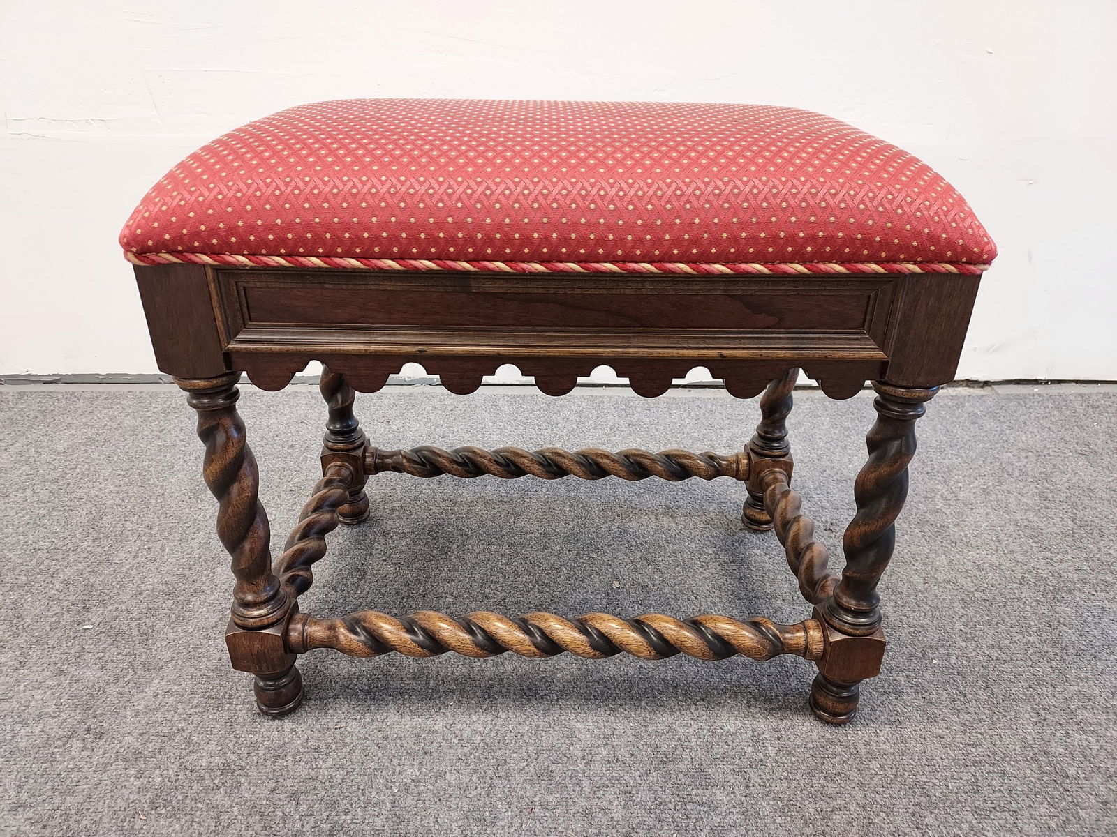 ANTIQUE CARVED MAHOGANY BARLEY