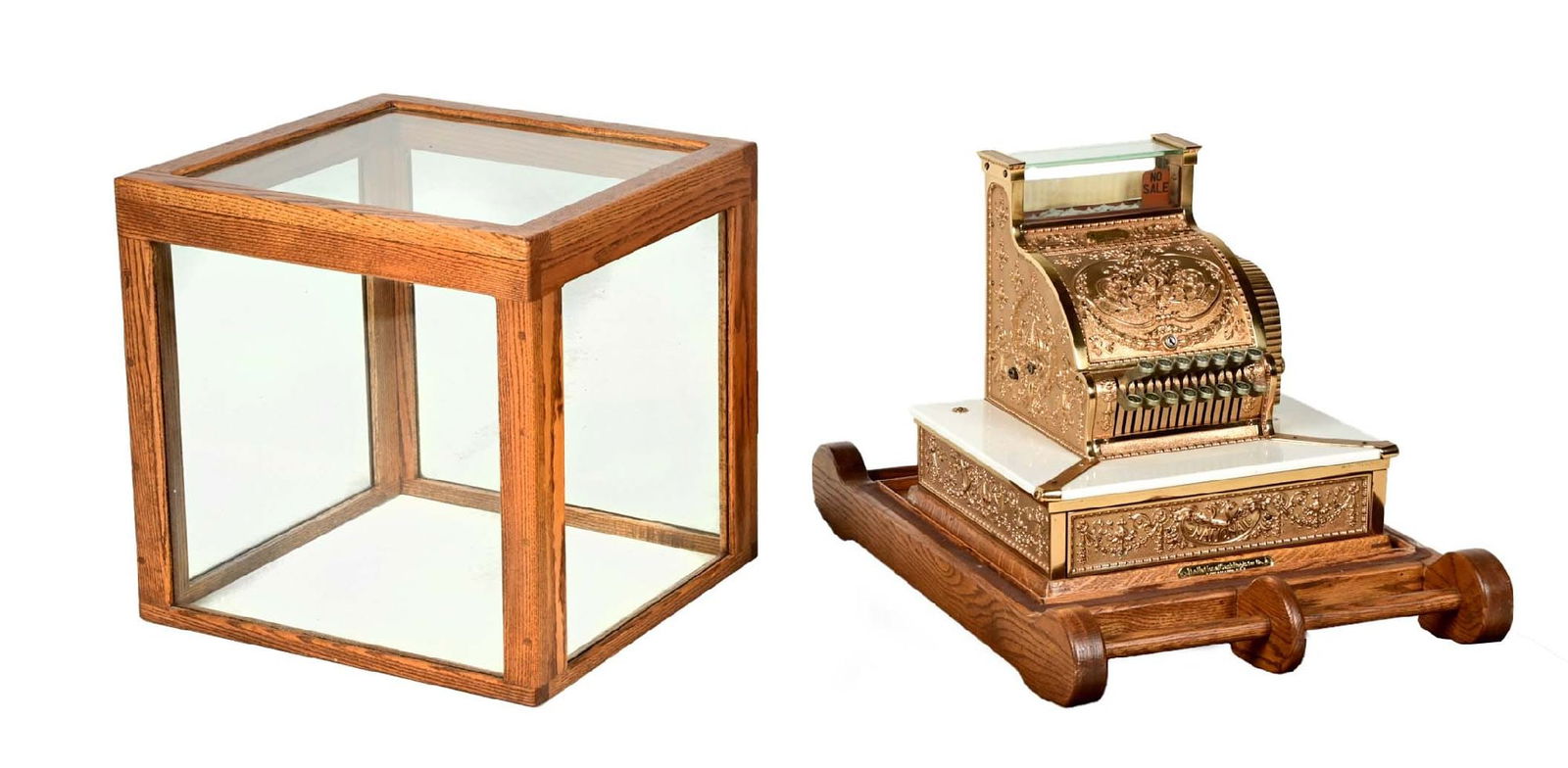 ANTIQUE CASH REGISTER IN WOODEN