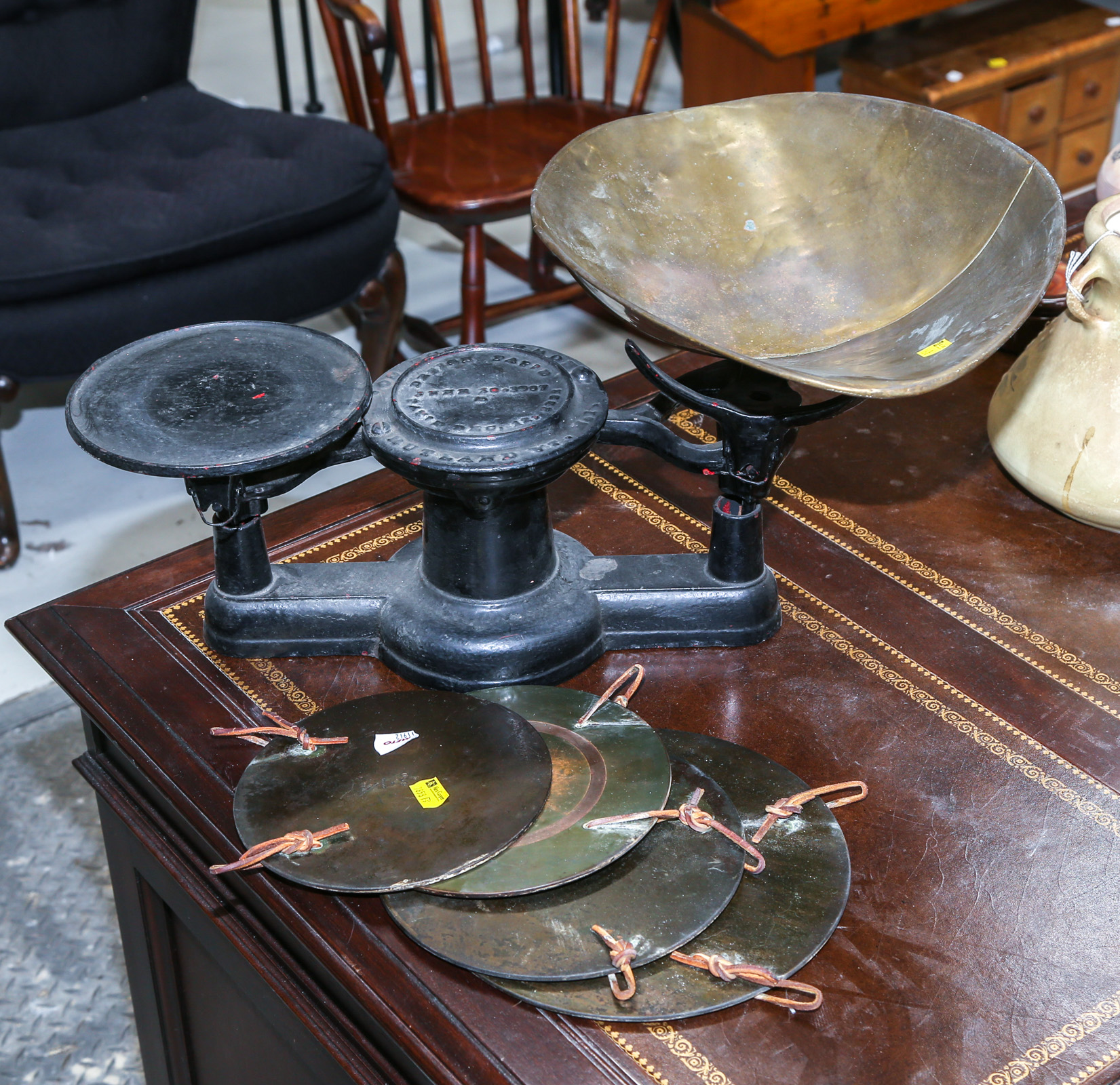 ANTIQUE CAST IRON BALANCE SCALE
