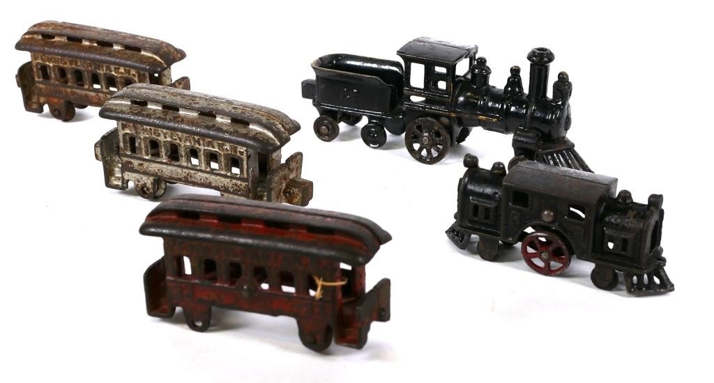 ANTIQUE CAST IRON TRAIN SETFive