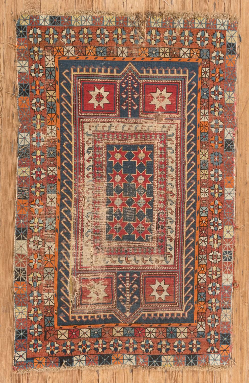 ANTIQUE CAUCASIAN RUGAntique