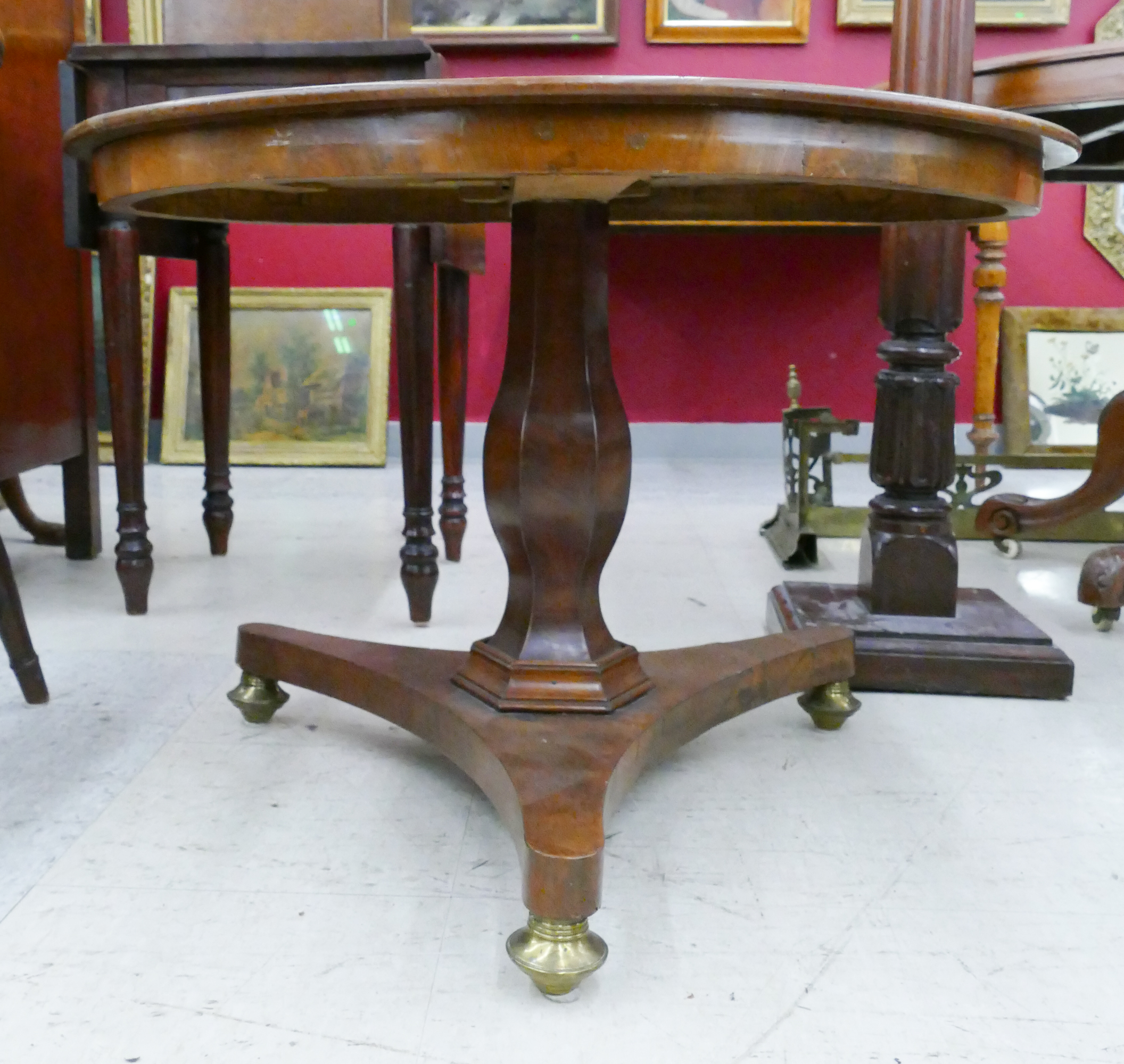 Antique Cherry Round Pedestal