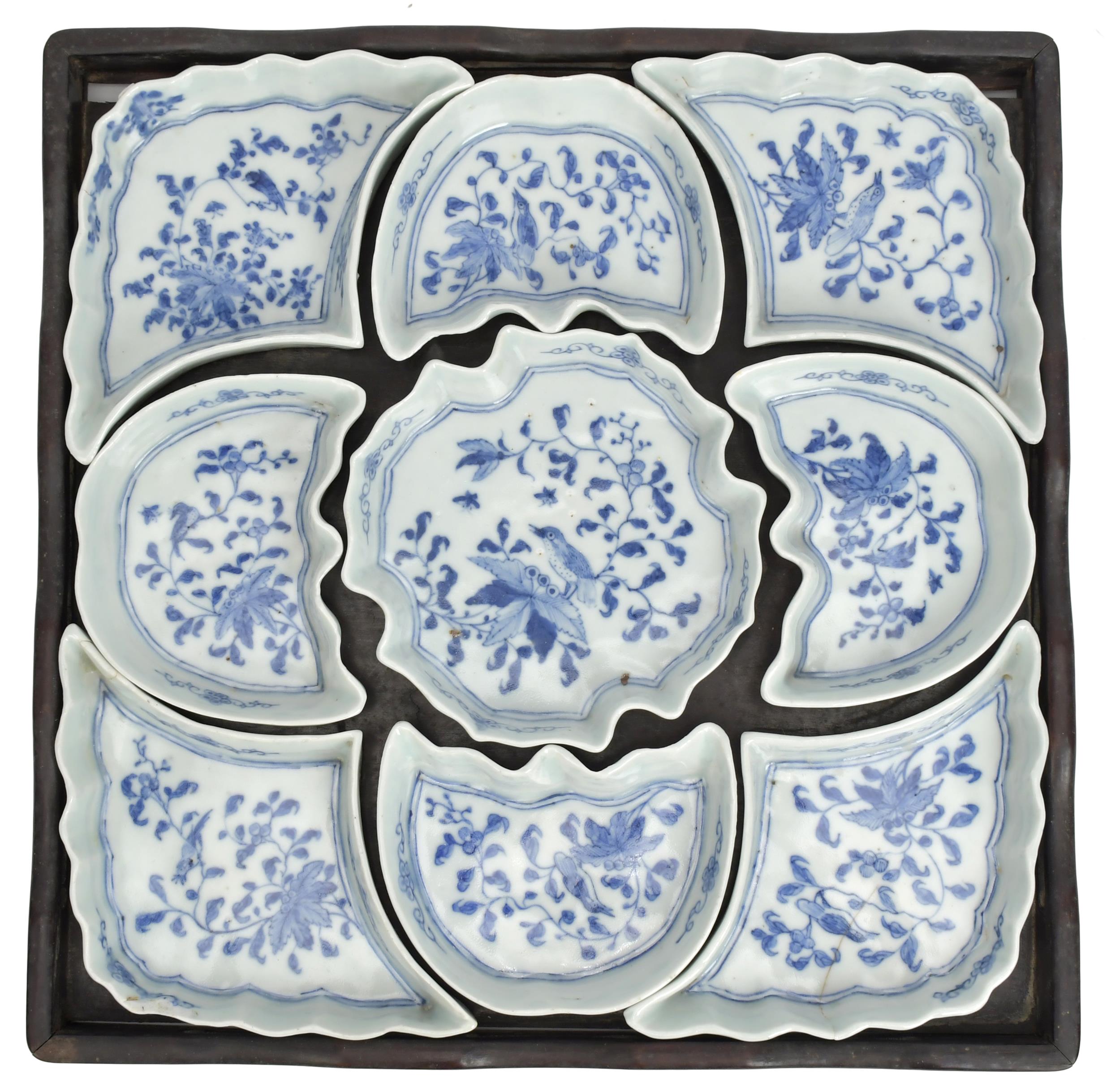 ANTIQUE CHINESE BLUE AND WHITE