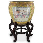 ANTIQUE CHINESE FAMILLE JAUNE