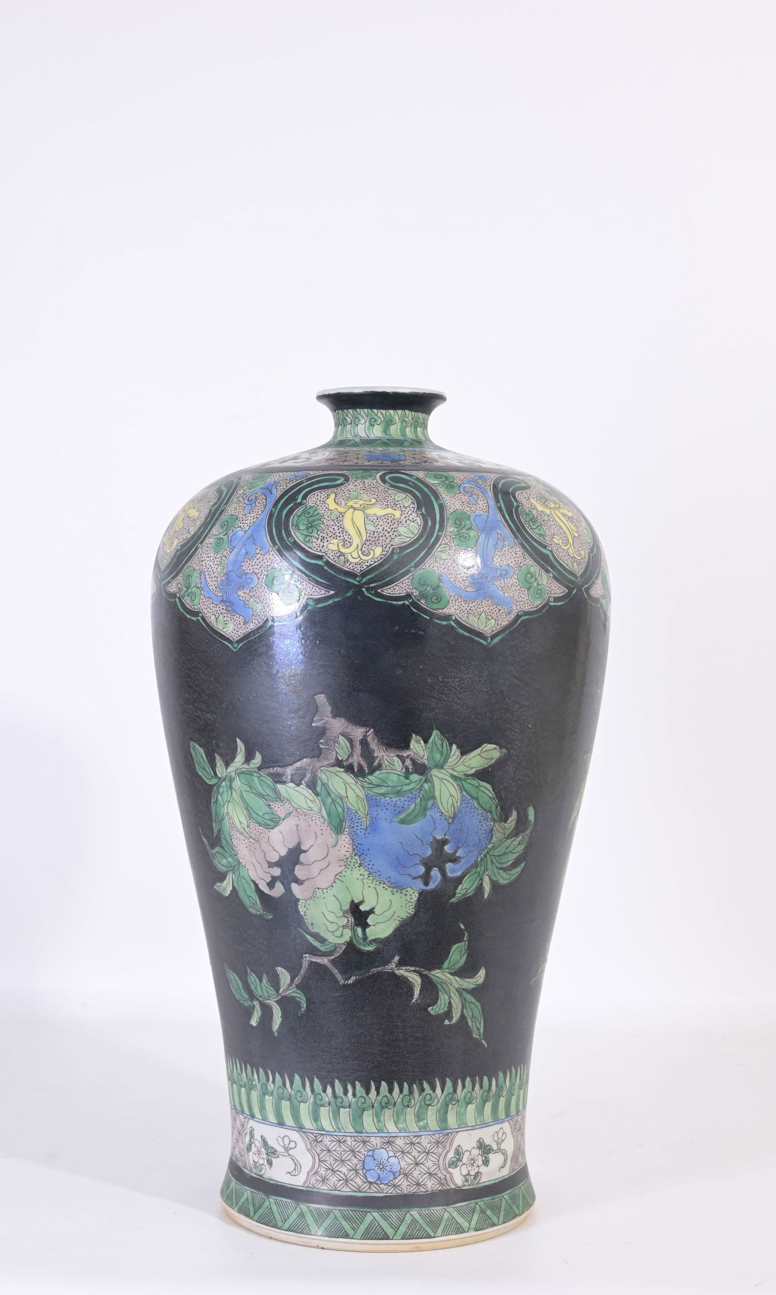 ANTIQUE CHINESE FAMILLE NOIR