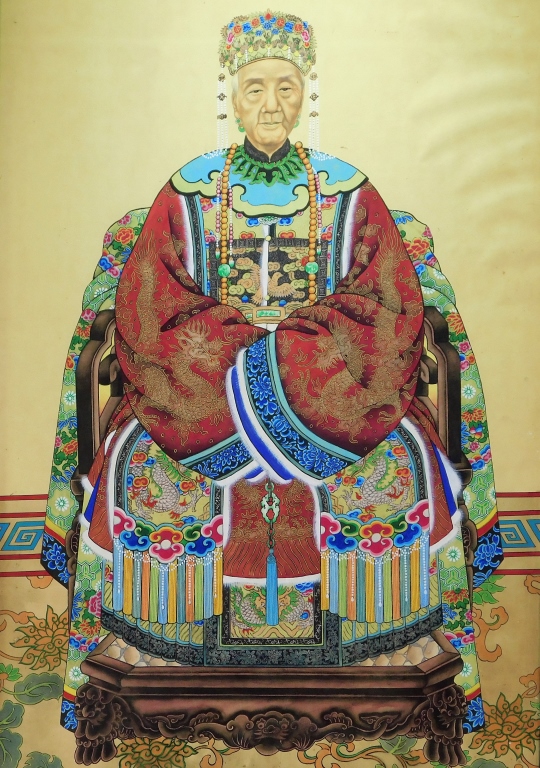 ANTIQUE CHINESE FEMALE ANCESTRAL