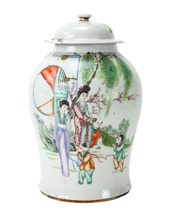 ANTIQUE CHINESE PORCELAIN HAND